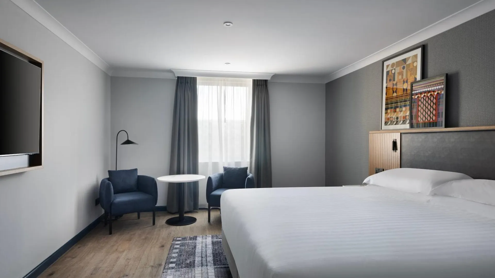 Edinburgh Marriott Hotel Holyrood 4*,