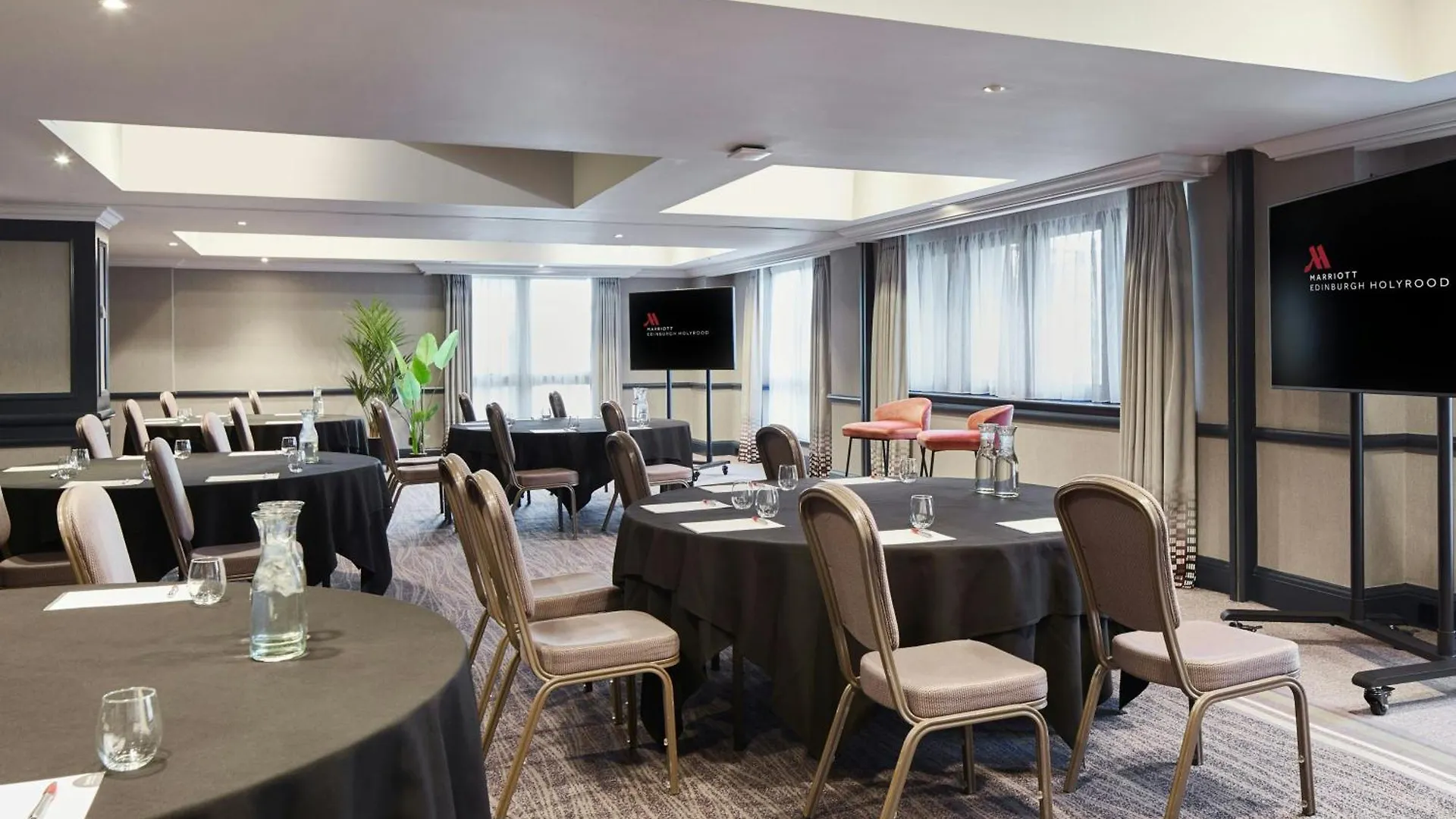 Edinburgh Marriott Hotel Holyrood 4*,  United Kingdom