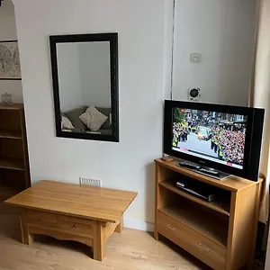 2 Bed United Kingdom