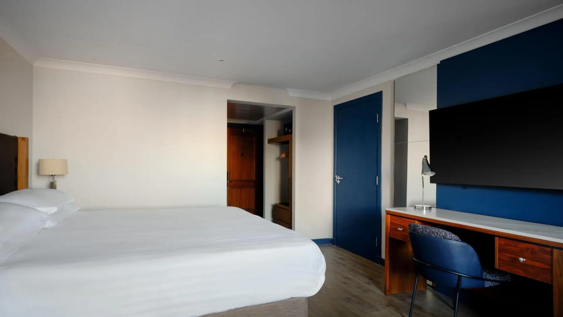 Edinburgh Marriott Hotel Holyrood 4*,  United Kingdom
